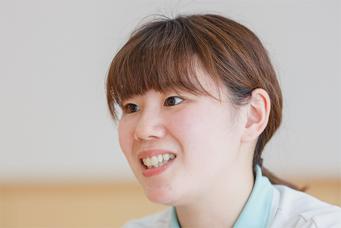 都築 由佳里の仕事風景_02